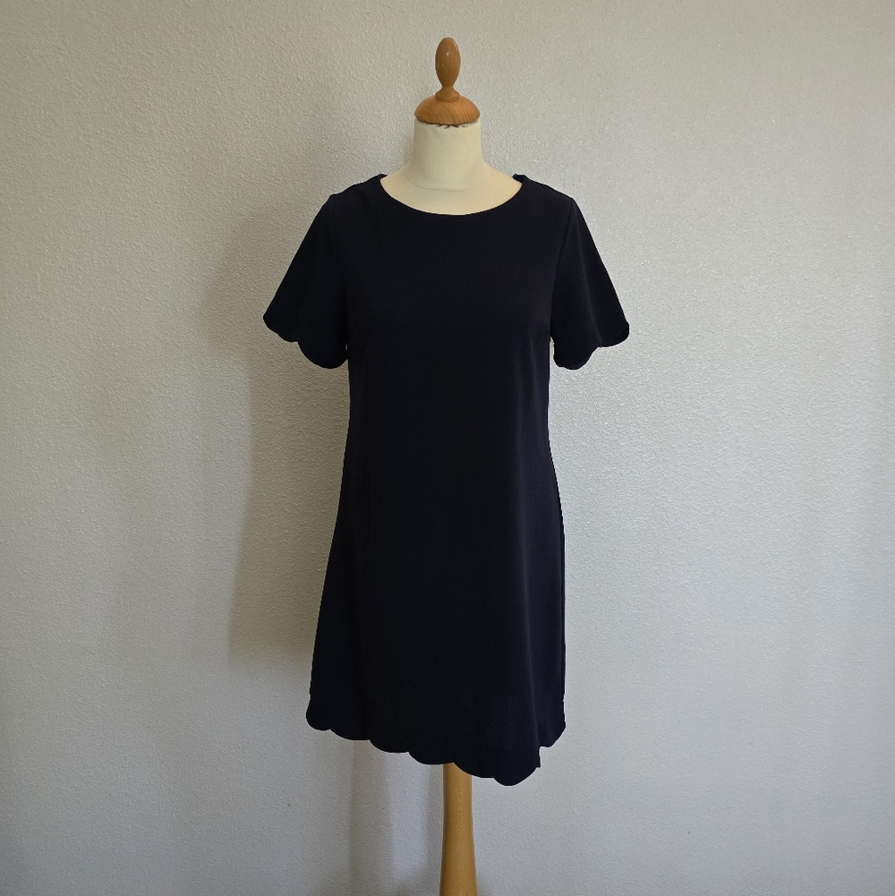 Elegant Navy Blue Short Sleeve Dress With Scallop Accents